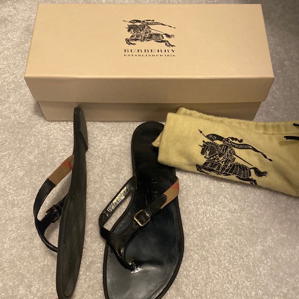 Burberry flip flops size 38